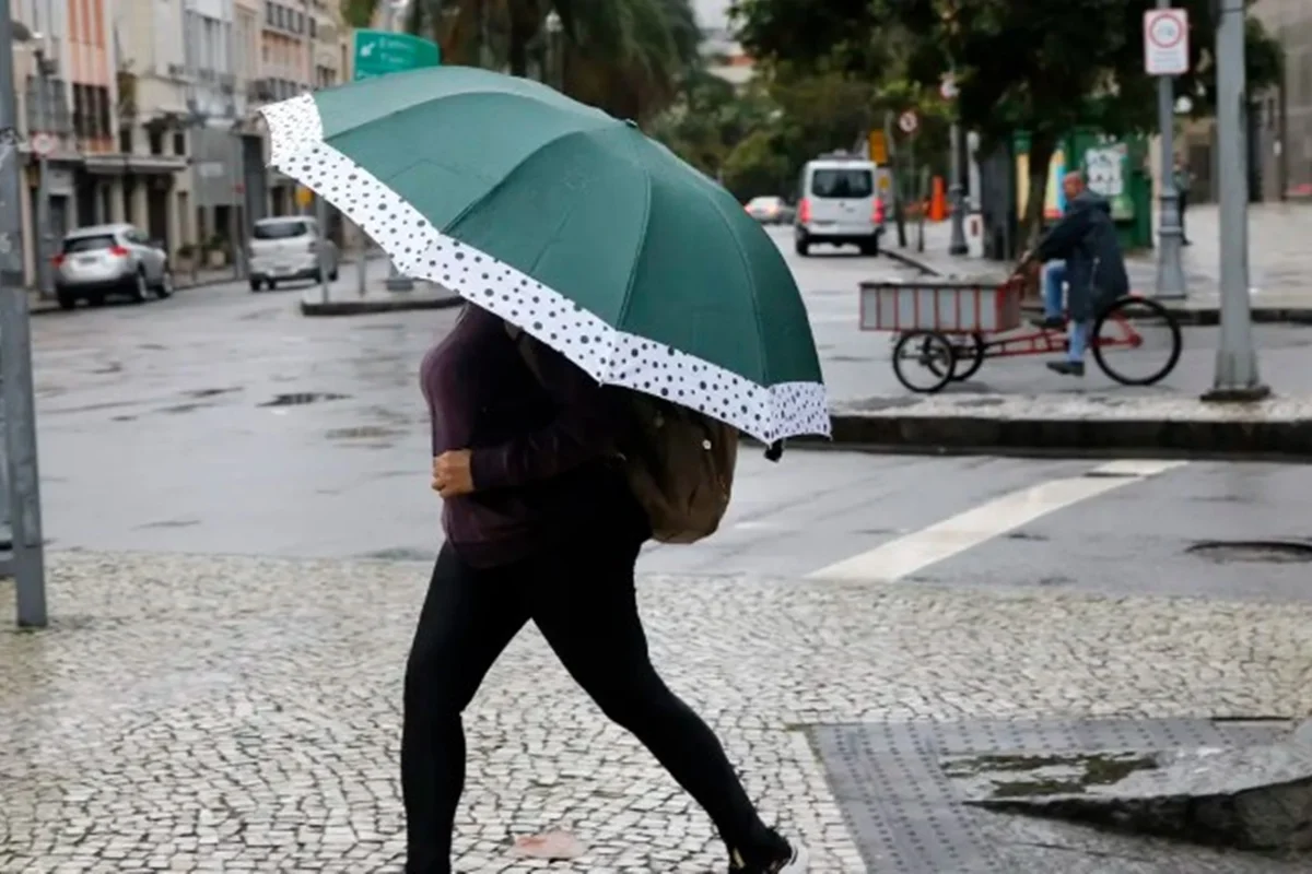 Clima: massa de ar polar intensifica frio e causa geada ampla no Sul