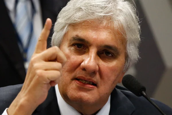 “A conta chega para todo mundo”, afirma Delcídio