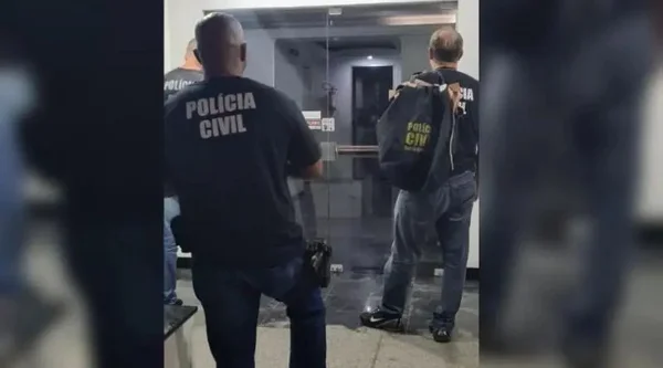 Policiais civis em operação