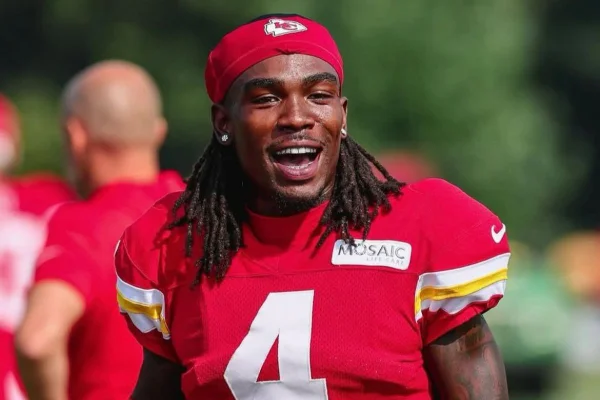 Astro dos Chiefs é processado por agressão à namorada grávida