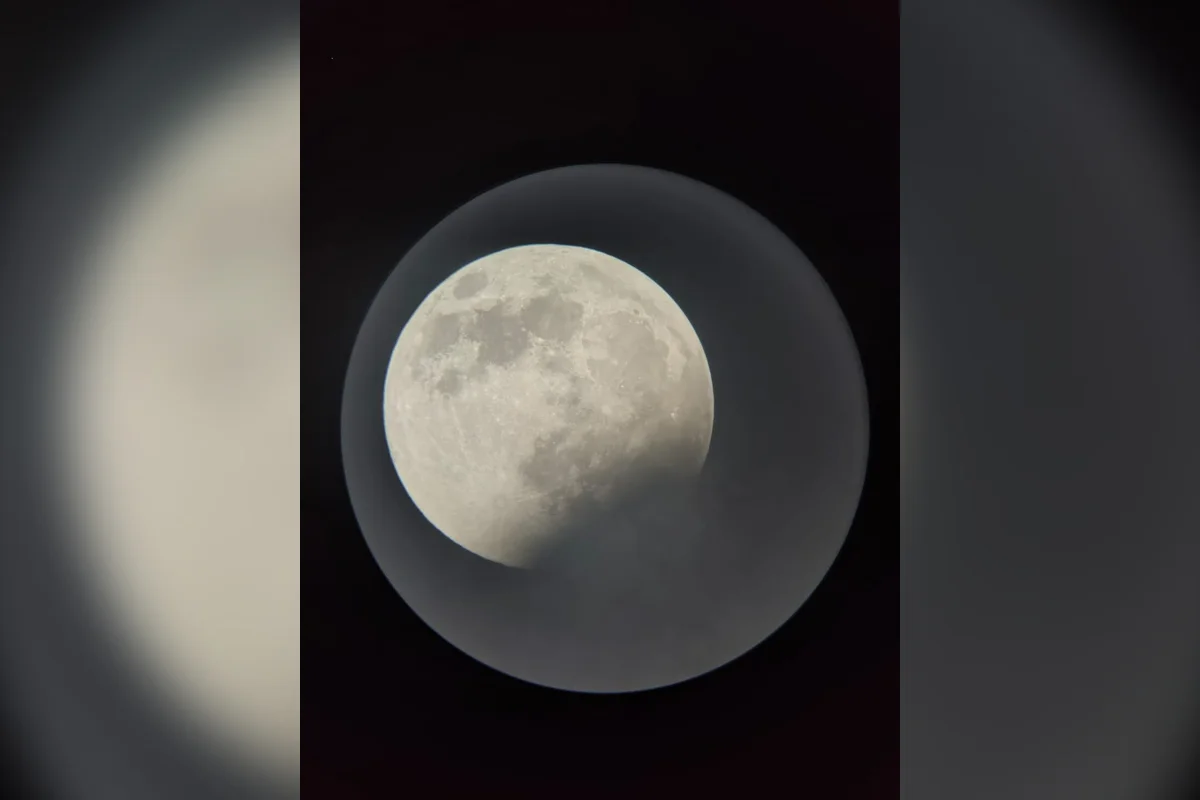 23h43: 10 minutos de eclipse 23h43: 10 minutos de eclipse