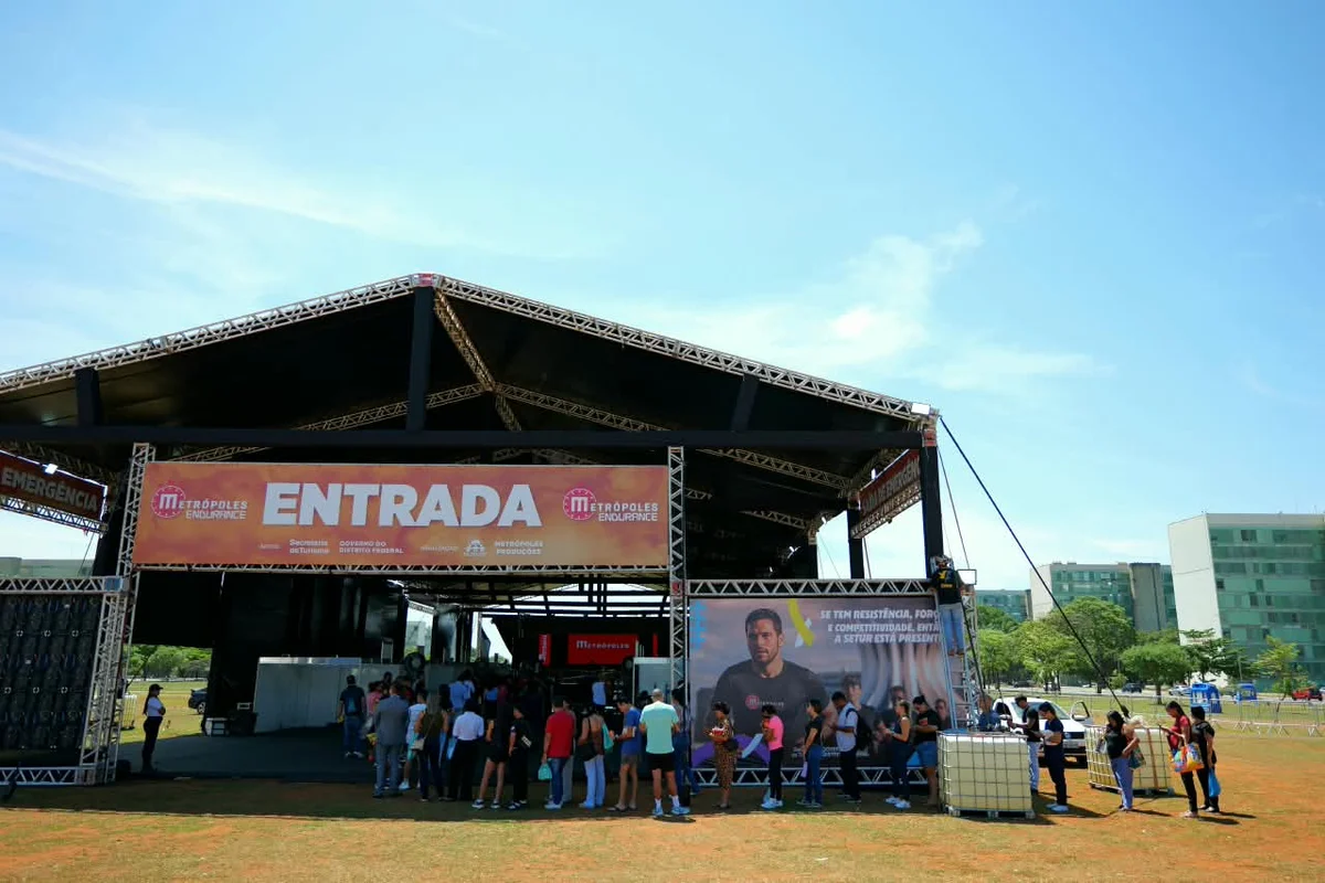 Metrópoles Endurance Corrida: empolgados, atletas iniciam retirada de kits - imagem 46 Metrópoles Endurance Corrida: empolgados, atletas iniciam retirada de kits - imagem 46