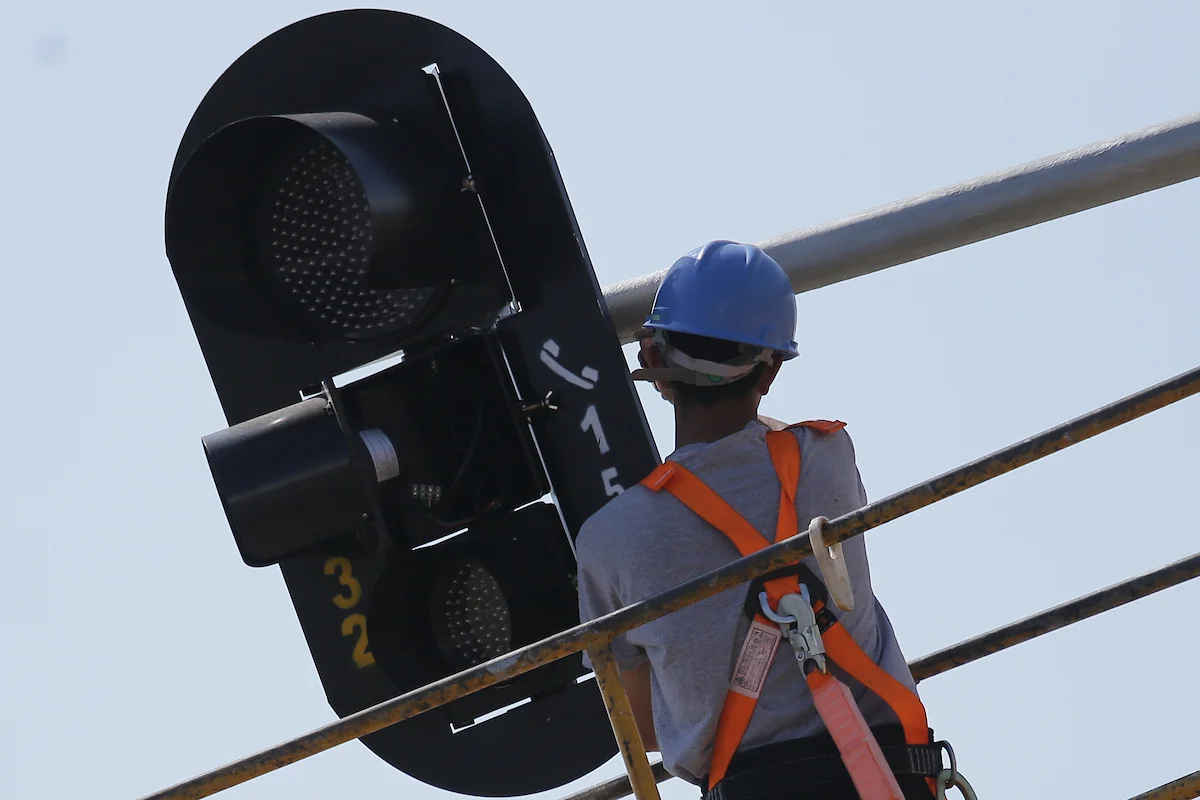 TCDF suspende licitação de semáforos da Secretaria de Obras