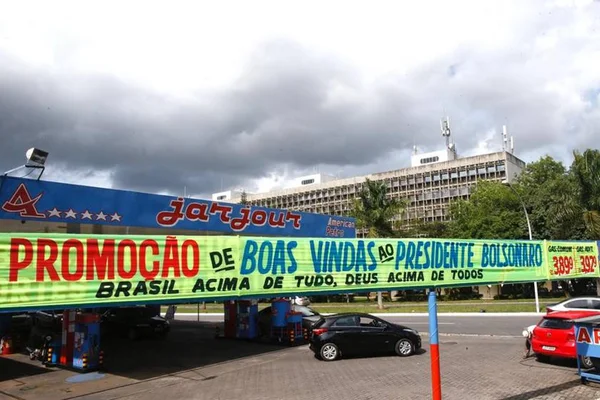 Posto Jarjour reduz preço da gasolina em “homenagem” a Bolsonaro
