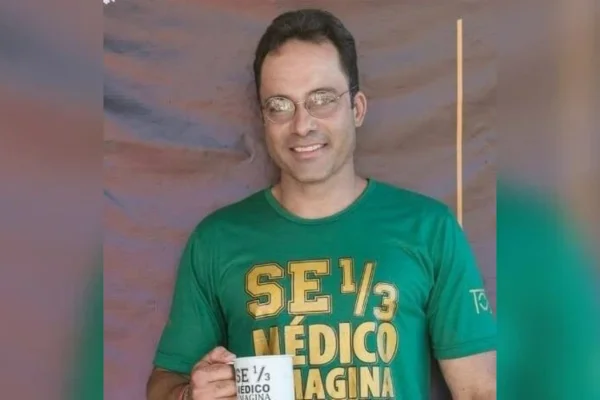Imagem colorida, Gari que cursava medicina morre após ser atropelado por caminhão de lixo- Metrópoles