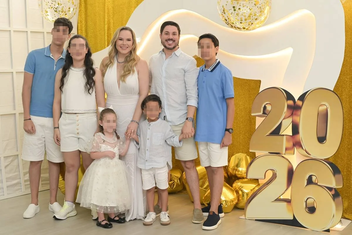 Beth com os seus filhos e os sobrinhos que agora também se tornaram filhos. "Agora eu tenho cinco filhos", disse a irmã de Daniella