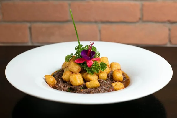 Três pratos quentinhos servidos no inverno em restaurantes de Brasília