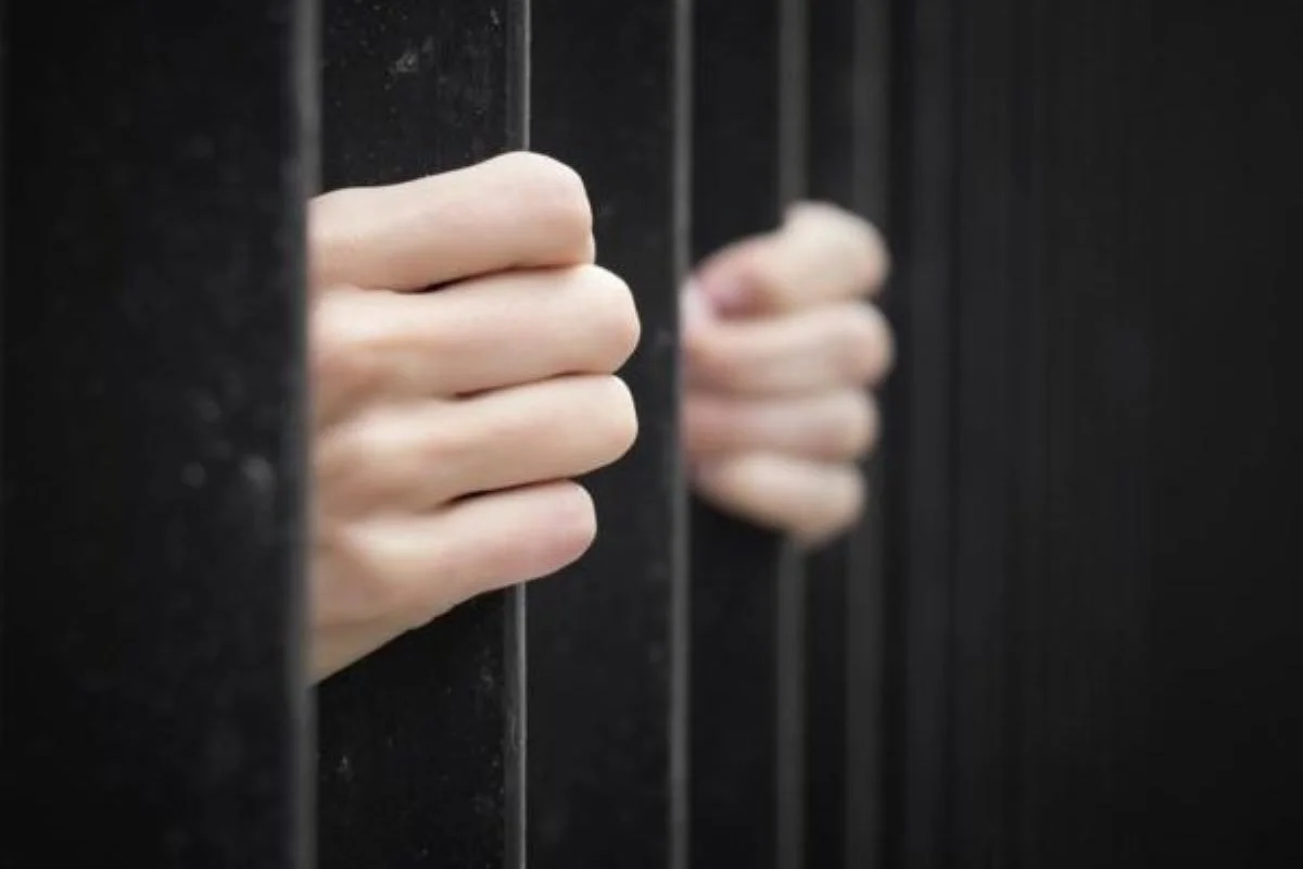 Detenta é denunciada por homicídio e simulação de suicídio em prisão feminina