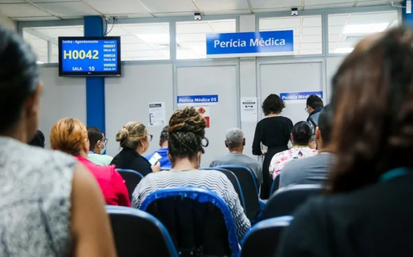 Perícia médica INSS - Metrópoles