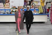 Cara Delevingne e Karl Lagerfeld no desfile outono/inverno 2014-2015