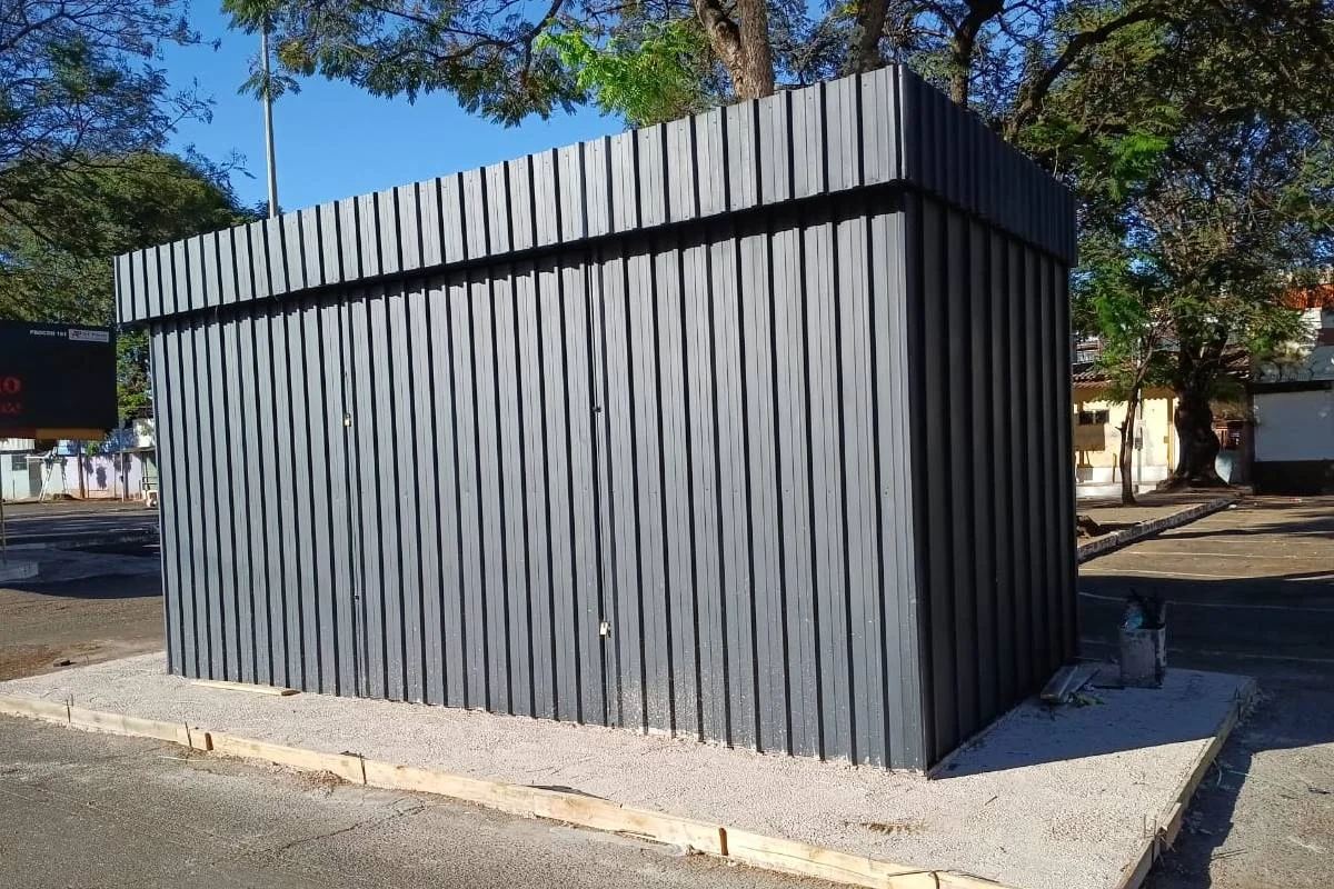 Os contêineres, de 3m² e 8m², foram montados há cerca de duas semanas