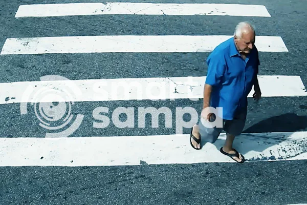 Condenado por estupro de vulnerável, homem foi identificado por câmeras do Smart Sampa enquanto circulava pela zona leste de São Paulo - Metrópoles