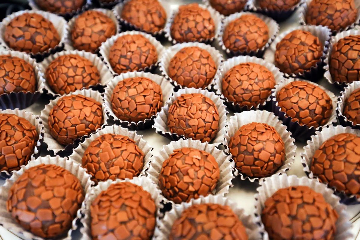 O modo de preparo do brigadeiro pode interferir diretamente no sabor e na textura do doce O modo de preparo do brigadeiro pode interferir diretamente no sabor e na textura do doce