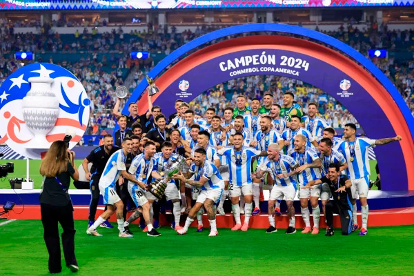 Federação Francesa aciona Fifa por músicas racistas da Argentina
