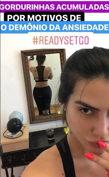 Cleo Pires exibe gordurinhas acumuladas e reclama: “ansiedade” - destaque galeria Cleo Pires exibe gordurinhas acumuladas e reclama: “ansiedade” - destaque galeria