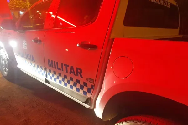 Imagem colorida, viatura da Polícia Militar - Metrópoles