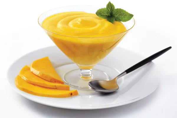 Mousse fit! Aprenda a fazer creme de manga com gengibre e aveia