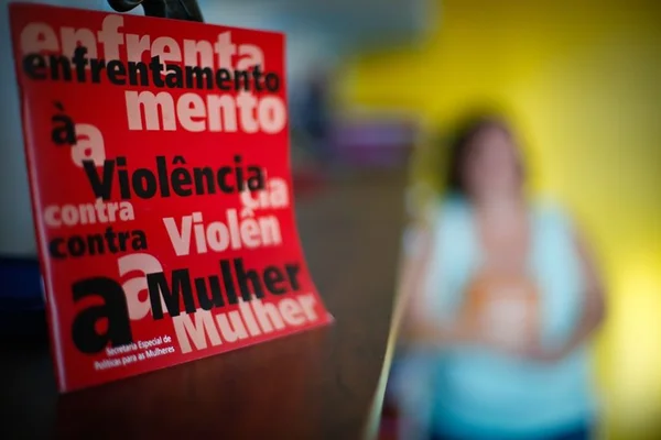 Em 5 anos, orçamento de combate à violência contra mulher cai 95%