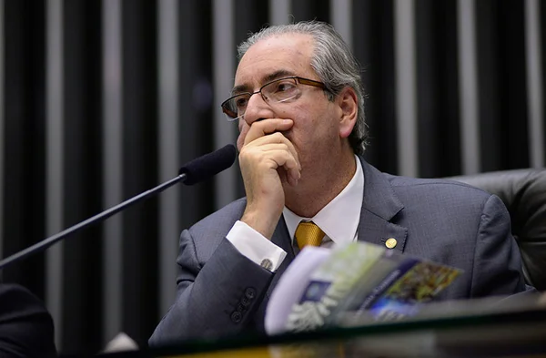 MP da Suíça diz que esquema de Cunha usou 23 contas em 4 países