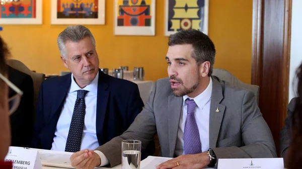 Crise dos grampos. Rollemberg convoca base para reunião neste domingo