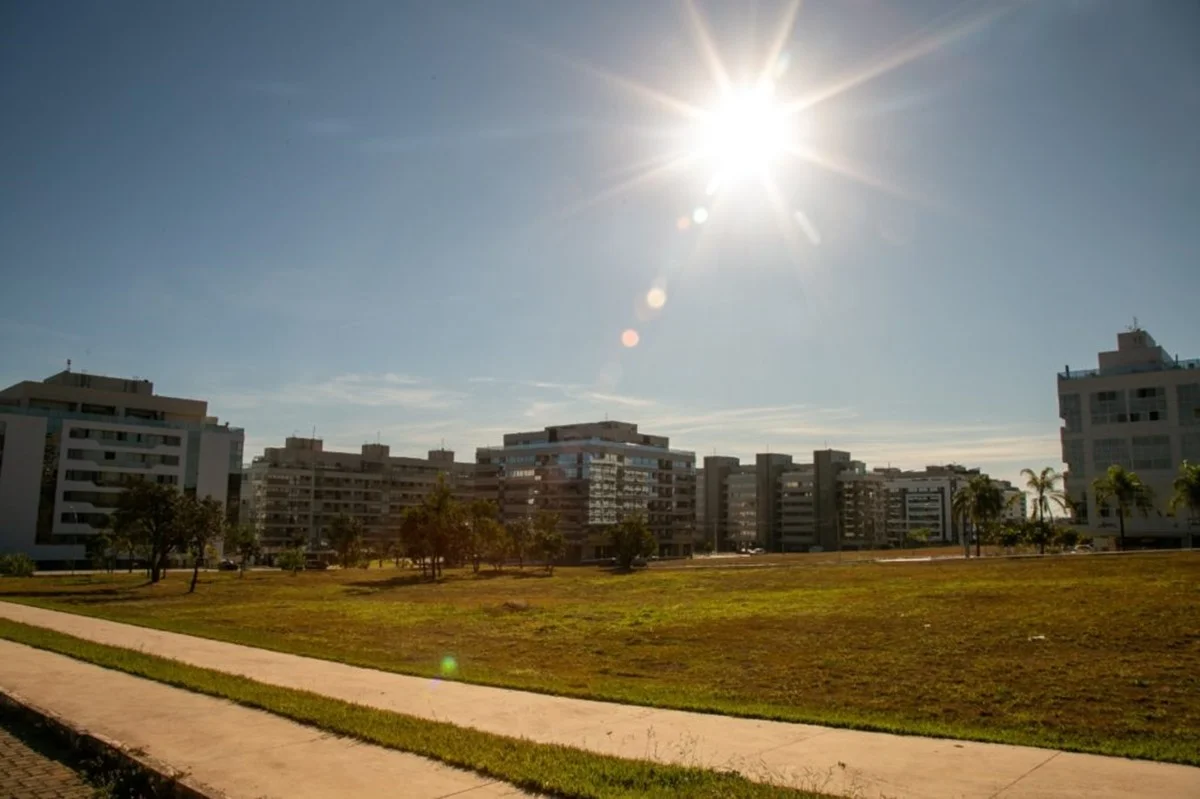 A população residente no Noroeste possui renda média mensal (R$ 23.970,00) superior à do Plano Piloto A população residente no Noroeste possui renda média mensal (R$ 23.970,00) superior à do Plano Piloto