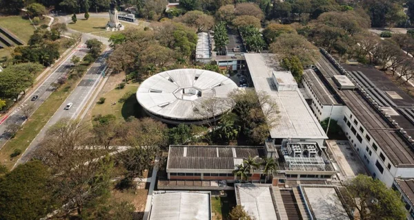 foto colorida com vista aérea da Escola Politécnica da USP - Metrópoles