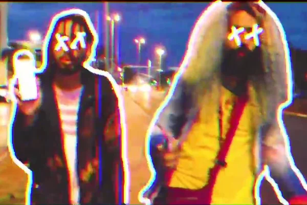 Maneco e Bender, dupla do DF, lança videoclipe É Assim Que Faz Plug?