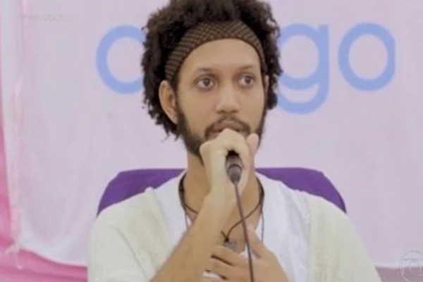 Guru espiritual acusado de abusar de adolescentes em seita é preso
