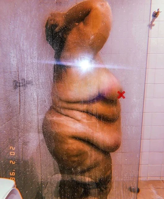 O clique foi excluído, mas ela tornou a posar nua para celebrar a marca de 500 mil seguidores no Instagram O clique foi excluído, mas ela tornou a posar nua para celebrar a marca de 500 mil seguidores no Instagram
