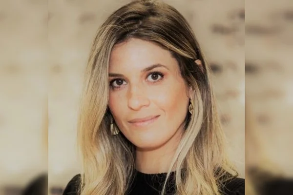 Maíra Recchia vai processar Bolsonaro porque o filho pegou a Covid-19