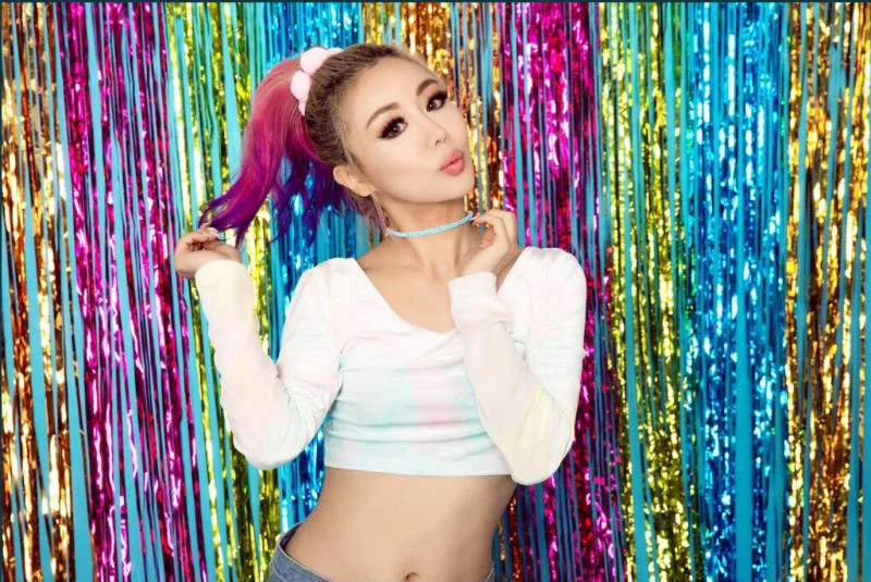A Youtuber Wengie Ayche, que também foi contratada para dublar a personagem. A Youtuber Wengie Ayche, que também foi contratada para dublar a personagem.