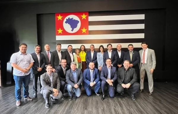Em almoço com Tarcísio, bancada do PL cobra emendas “padrão Doria”