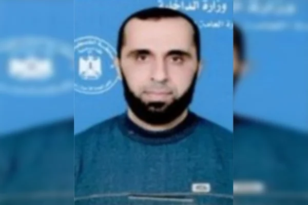 Foto colorida em tom azul de integrante do Hamas, Ahmed Siam, morto por Israel
