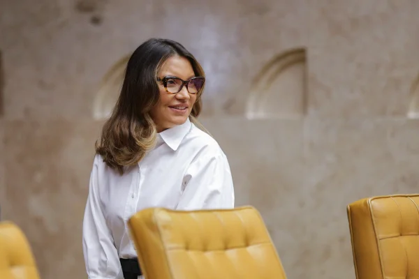 Janja durante posse do ministro Edson Fachin na presidencia do Supremo Tribunal Federal STF Metropoles