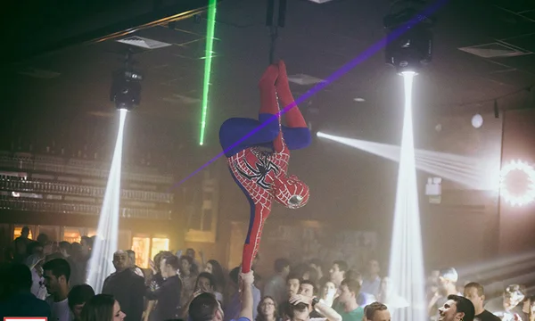 Sucesso nos anos 2000, boate Swingers reabre as portas em Taguatinga