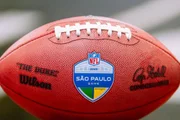Bola comemorativa dos jogos da NFL em São Paulo Bola comemorativa dos jogos da NFL em São Paulo