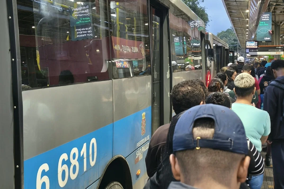Ônibus na zona sul de São Paulo Ônibus na zona sul de São Paulo