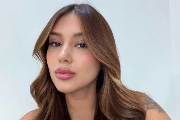 Imagem colorida da influenciadora Mariana Tavarez - Metrópoles