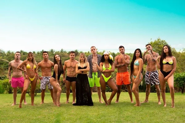 De Férias com Ex Brasil: Celebs: estreia do reality tem sexo e briga