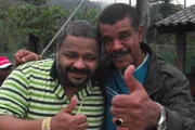Cantor Maquinho PQD ao lado de Arlindo Cruz