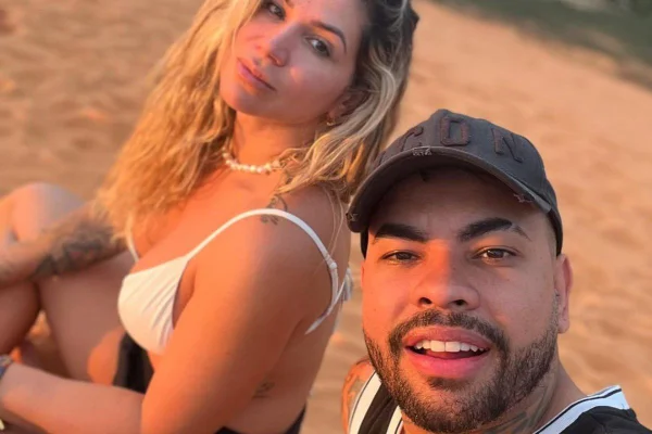 Foto colorida de Dani Souza e Dentinho - Metrópoles