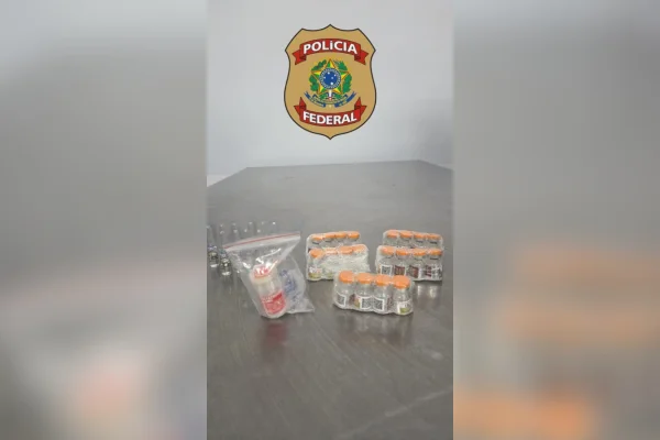 PF prende trio com carga ilegal de emagrecedores e anabolizantes no Galeão