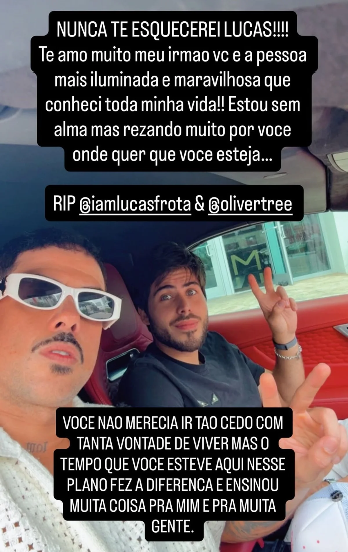 Victor Wao e Lucas posam durante passeio Victor Wao e Lucas posam durante passeio