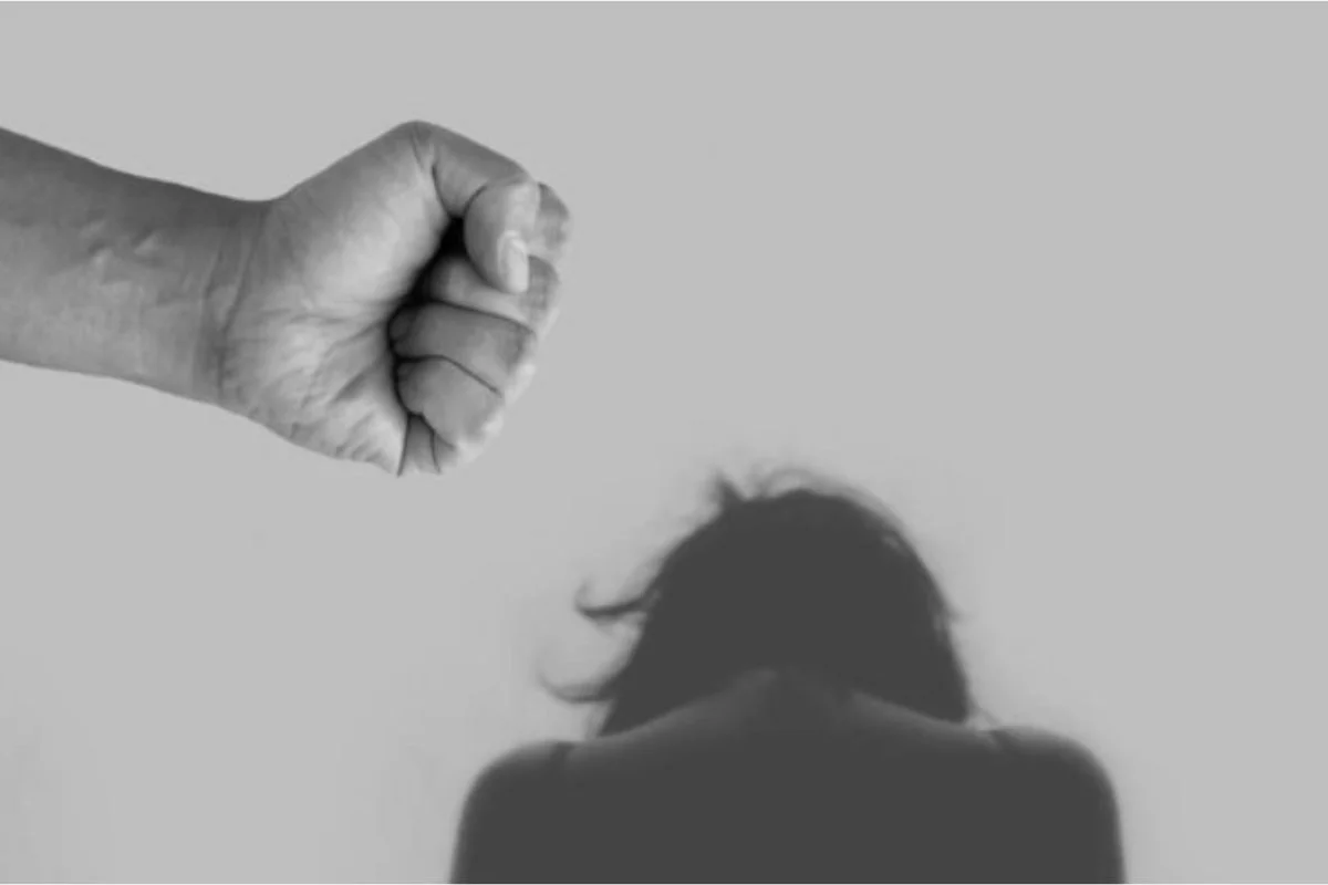 Combate à violência contra a mulher não é só segurança pública, diz juíza