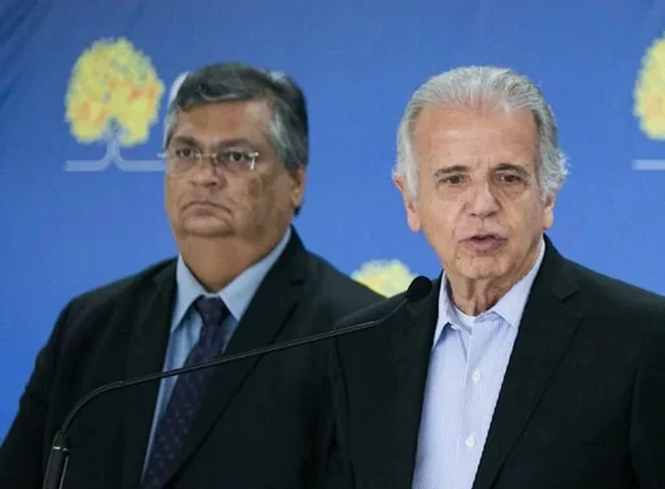 Foto colorida de Flávio Dino e José Múcio - Metrópoles