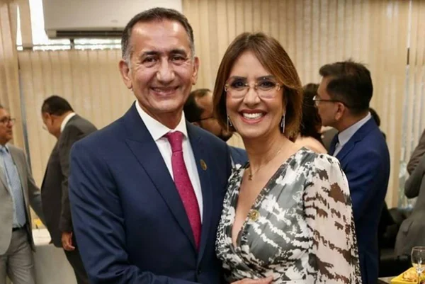 Imagem colorida mostra o casal Waldez Goes, ministro do governo Lula, e Marília Góes - Metrópoles