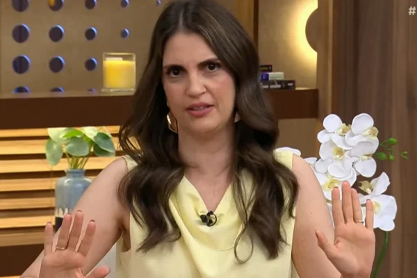 Ao vivo na Band, Chris Flores revela por que saiu do SBT