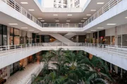 Galeria Metrópole vetou ato pró-Lula e impediu lançamento de livro em SP Galeria Metrópole vetou ato pró-Lula e impediu lançamento de livro em SP