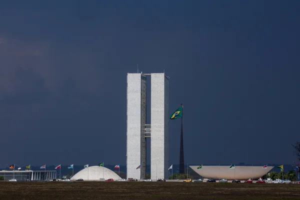 Fachin autoriza PF a acessar imagens do Senado e da Câmara