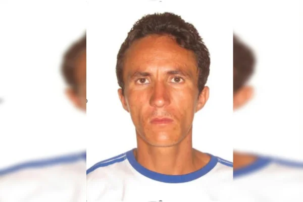 Em fuga, estuprador invade casas e sobe em telhados, mas acaba preso